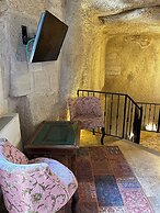 Caftan Cave Suites