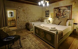 Caftan Cave Suites