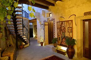 Caftan Cave Suites