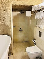 Caftan Cave Suites