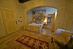 Caftan Cave Suites