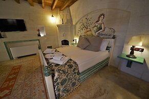 Caftan Cave Suites
