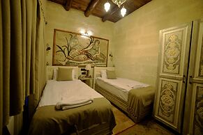 Caftan Cave Suites