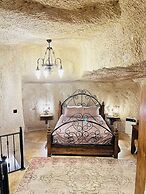 Caftan Cave Suites
