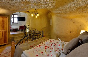 Caftan Cave Suites