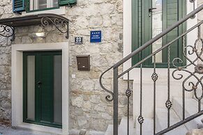 Reval Luxury Stone House Apartments