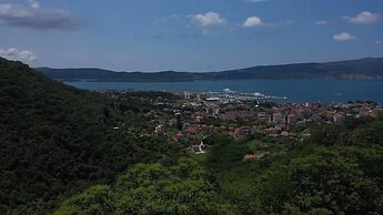Old Stone House Villas