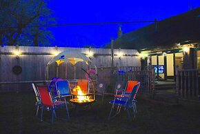 Squirrel Barn. Hi-spec. Hot tub & Wifi. Sleeps 14
