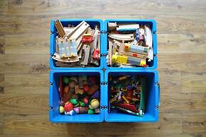 Squirrel Barn. Hi-spec. Hot tub & Wifi. Sleeps 14