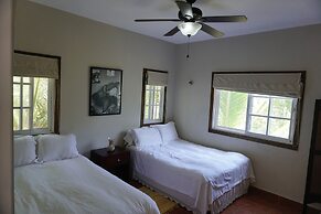 Baoba Breeze Bed & Breakfast