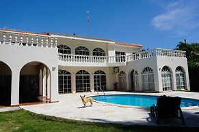 Baoba Breeze Bed & Breakfast