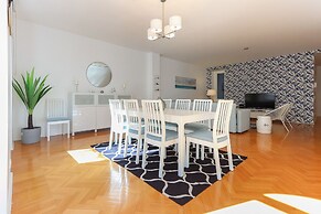 Marquês de Pombal Deluxe by Homing