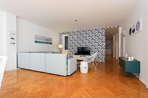 Marquês de Pombal Deluxe by Homing