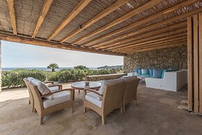 Hera iconic Mykonian Villa