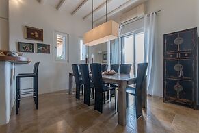 Hera iconic Mykonian Villa