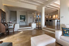 Hera iconic Mykonian Villa