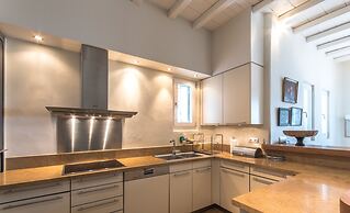 Hera iconic Mykonian Villa