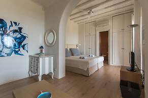 Hera iconic Mykonian Villa