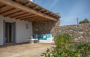 Hera iconic Mykonian Villa
