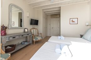 Hera iconic Mykonian Villa