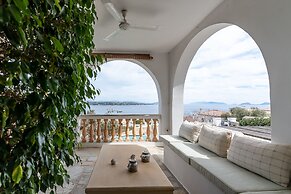 Villa Heliana Enchanting Seaviews