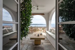 Villa Heliana Enchanting Seaviews