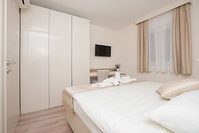 Apartments Leone