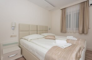 Apartments Leone