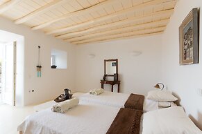 Villa Cycladic Breeze Tranquil & Private