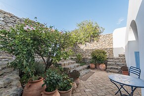 Villa Cycladic Breeze Tranquil & Private