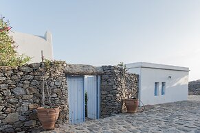 Villa Cycladic Breeze Tranquil & Private