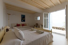 Villa Cycladic Breeze Tranquil & Private