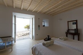 Villa Cycladic Breeze Tranquil & Private