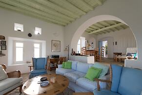 Villa Cycladic Breeze Tranquil & Private