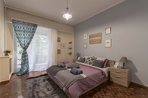 Athenian Gem in Kolonaki boho-chic apt