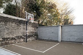 Yugo Explore - Ardcairn House