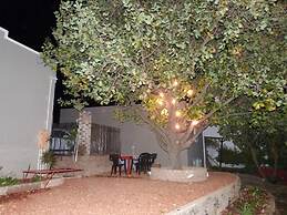 Cosy 6 Person Cottage With Mountain View