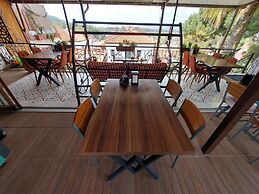 Ena Serenity Boutique Hotel