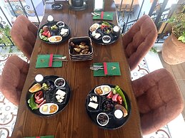 Ena Serenity Boutique Hotel