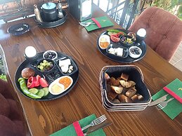 Ena Serenity Boutique Hotel