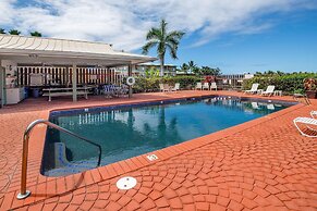 Kahaluu Bay Villas 304