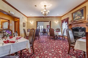 The Whispering Pines Inn Bed & Breakfast