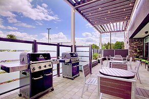 Home2 Suites by Hilton Toronto Brampton