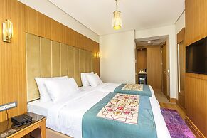 Obelisk Hotel & Suites