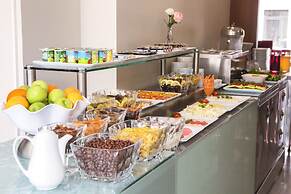 Obelisk Hotel & Suites