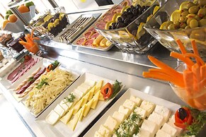 Obelisk Hotel & Suites