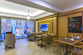 Obelisk Hotel & Suites