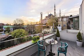 Obelisk Hotel & Suites