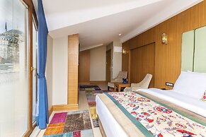 Obelisk Hotel & Suites