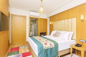 Obelisk Hotel & Suites